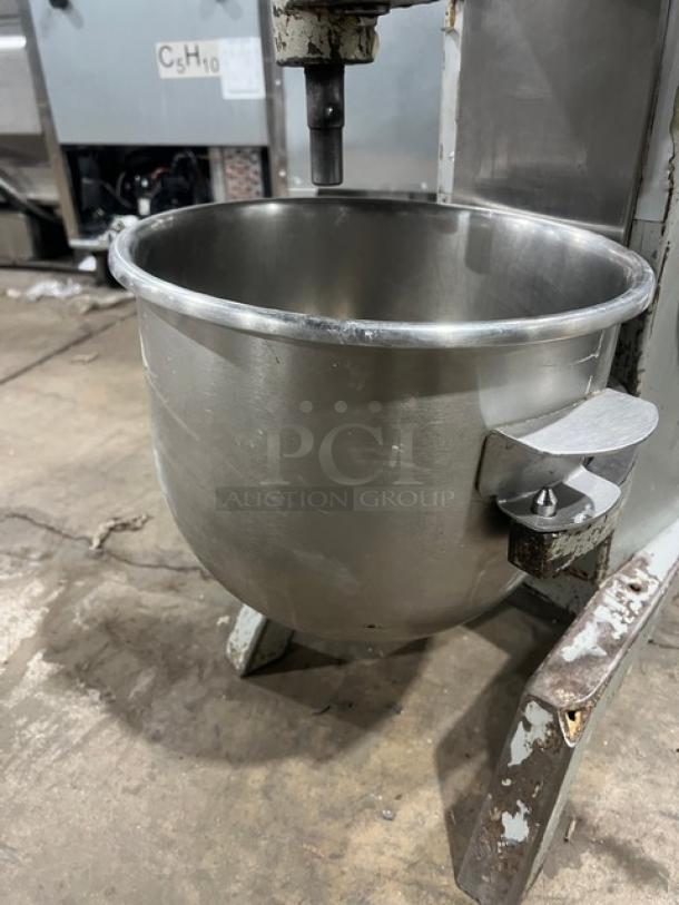 Univex SRM20 20 Qt. Planetary Mixer with stainless steel bowl, on legs, 115V 1 Phase, visible wear on surface.