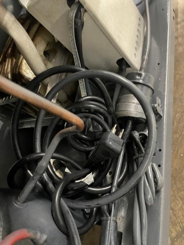 Turbo Air MST-48-N wires and cords for refrigerated salad/sandwich prep table. Electricity requirement: 115V.