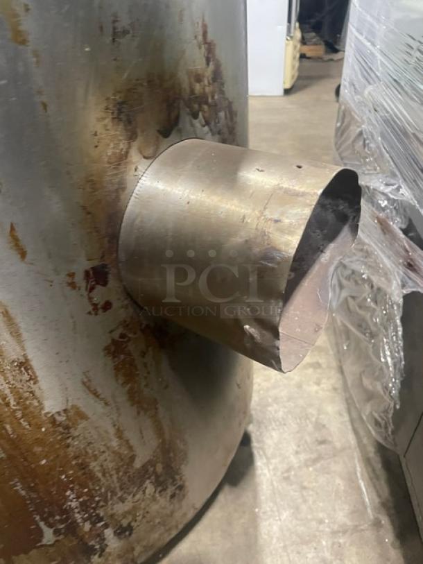 Groen AH/1-40 steam jacketed kettle, stainless steel, natural gas, 40 lb capacity, on legs, working condition, model AH140, SN 49571.