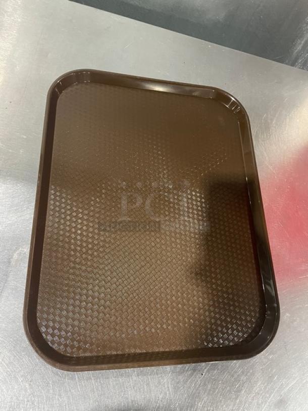 Cambro brown 14"x18" fast food tray, model 1418FF167, new condition, durable, textured surface.