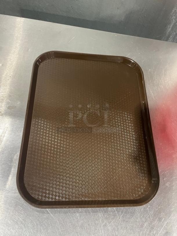 Cambro brown rectangular 14"x18" fast food tray, model 1418FF167, new condition, textured surface.