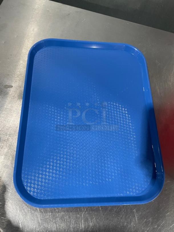 NEW Cambro commercial blue 14"x18" rectangular serving tray, model 1418FF168, textured surface, excellent condition.