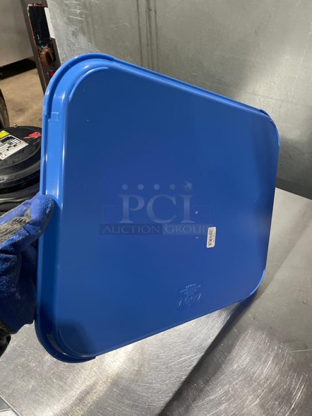 Cambro commercial blue 14"x18" rectangular fast food tray, model 1418FF168, new condition, visible label.