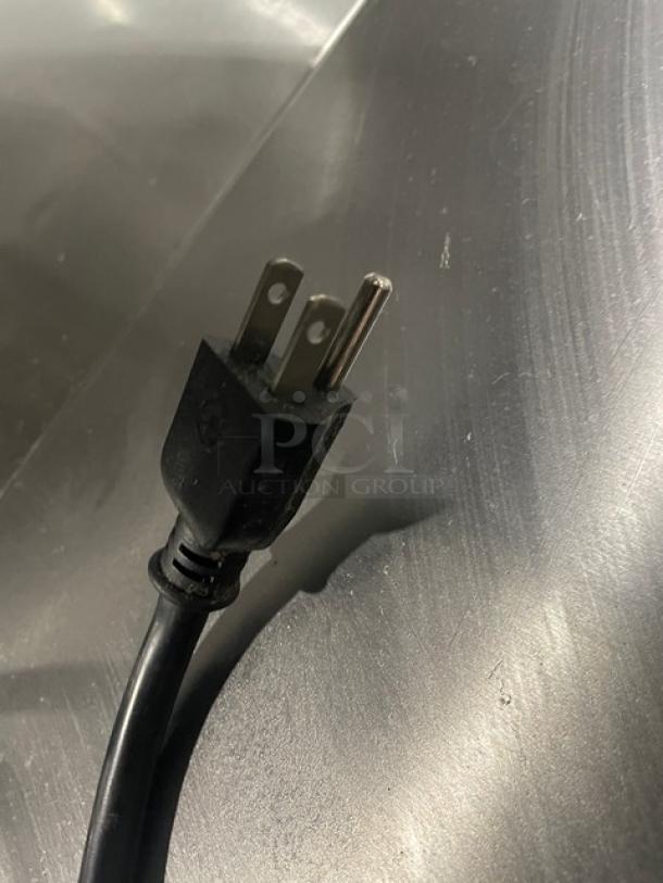 Leader ERHD72ES refrigerated merchandiser power plug, stainless steel surface, 115V, 1-phase.