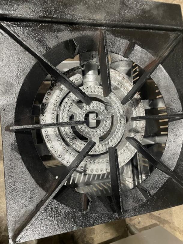 L&J OWST0182 stainless steel single burner stock pot range, natural gas, on legs, serial 172056, used condition.