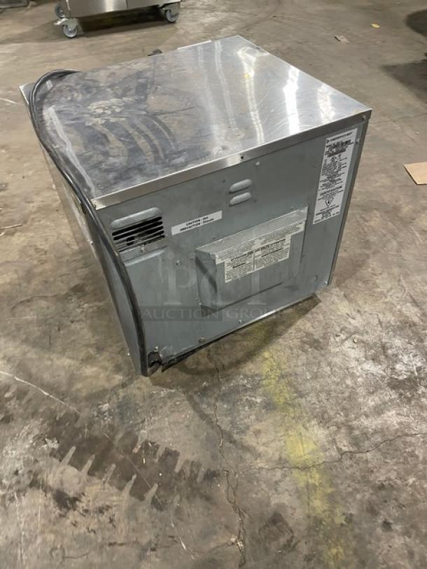 MerryChef Eikon E3 rapid cook oven, stainless steel, EasyTouch touchscreen, model 2019, serial 1906213091188, 208/240V, good condition.