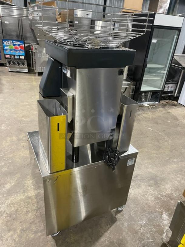 RARE Zummo Z40CN commercial citrus juicer, stainless steel, on casters, with drip tray. Model: Z40C-N SN: 02227252AG. 110-120V.