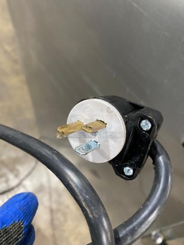 Cres-Cor H135UA11 stainless steel proofing cabinet power plug, 120V, 1 phase, showing plug-in detail.