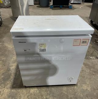 Hisense Commercial White Horizontal Chest Freezer! Model: WFC070M6RWD! 115V! - Item #1225357