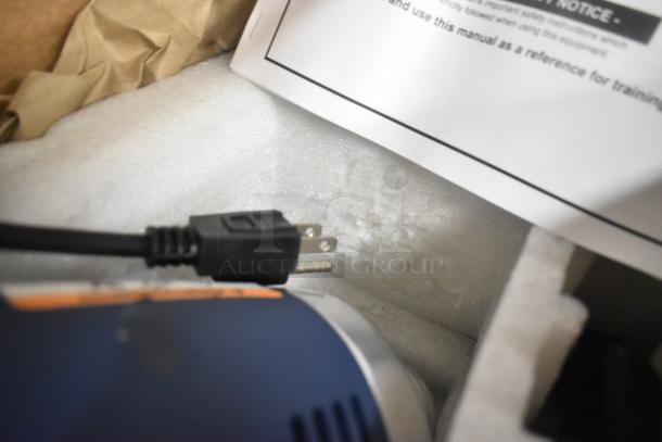 BRAND NEW 2023 Globe GIB750-18 Commercial 18" Immersion Blender, 120 Volts, 1 Phase, includes manual and power cord.