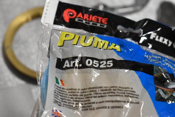 Ariete Piuma gloves packaging, Art. 0525, nylon and polyurethane, new condition, Italian and UK flags.