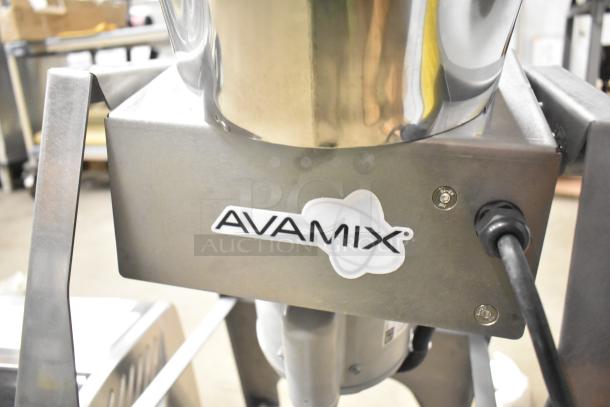 AvaMix 92866TB metal commercial blender, 6.6-gallon capacity, brand-new scratch and dent, features visible logo and power cord.