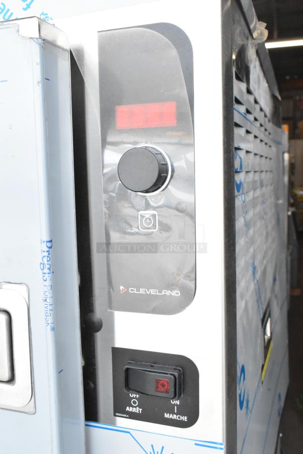 Brand new 2025 Cleveland 24CGA10 stainless steel 2-deck steam cabinet, natural gas, 125,000 BTU, scratch and dent condition.