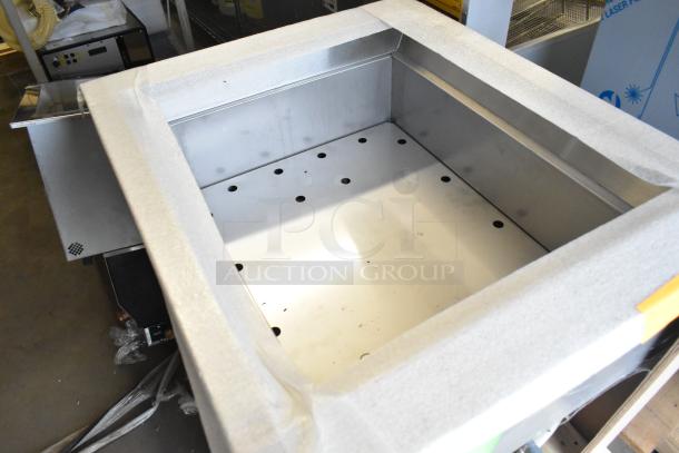 Hatco HCWBIR-2DA stainless steel dual temperature food well, scratch and dent condition, 240V, 3-phase, new.