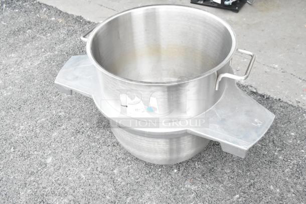 Brand new VBOWL40-80 40-quart metal mixing bowl, fits 80-quart mixers, with side handles, in pristine condition.