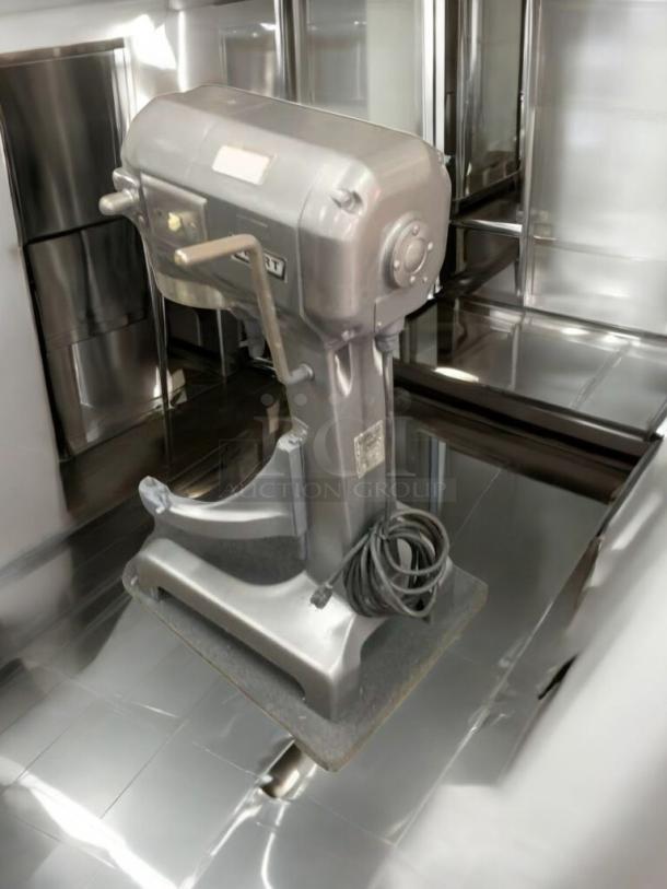Hobart 30-Qt commercial mixer in exceptional condition, 115V/208–240V, fully tested and functional, includes power cord.