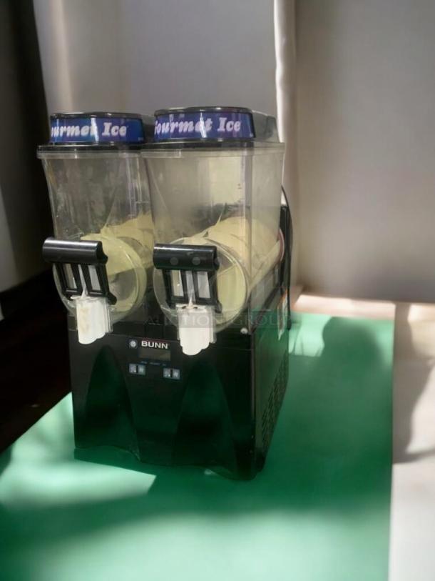 Taylor 340 frozen beverage/slush machine, superb condition, dual tanks, 208/230V, fully tested and working, by Taylor Freezer.