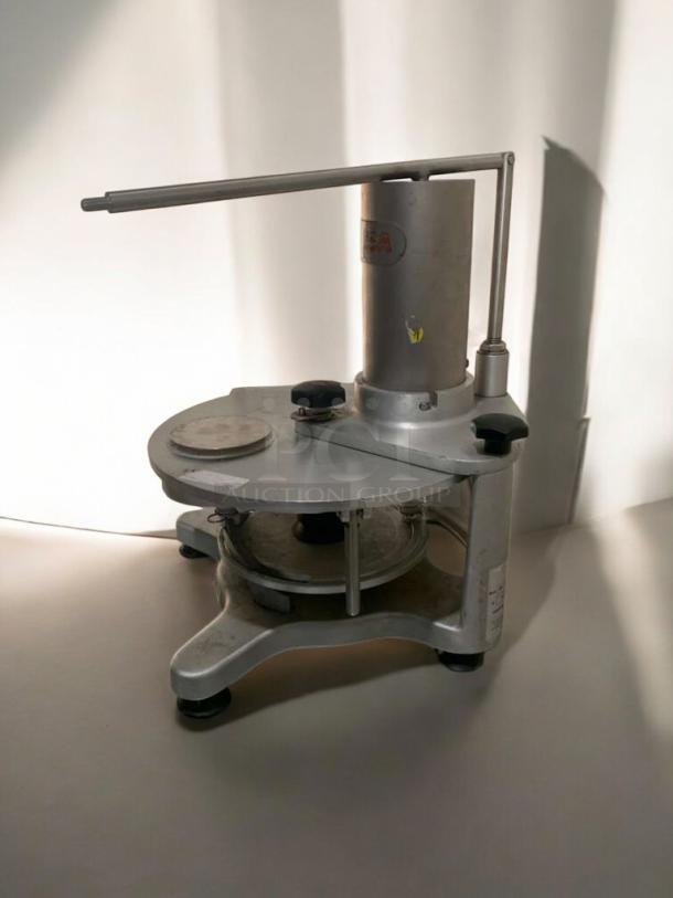 MAINCA MH-120 INT manual burger patty press in outstanding condition. Fully tested and working. Durable metal construction.