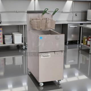 Great Condition - Frymaster ESG35T Liquid Propane 35 lb. High Efficiency Floor Fryer - Tested and Working! - Item #1224712