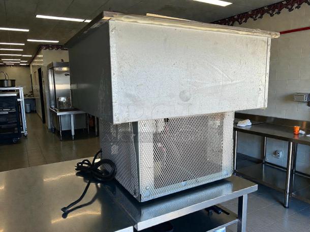 Wells RCP-7200 drop-in refrigerator, 33", 2-pan capacity, cold wall cooler, tested working condition, visible power cord.