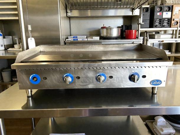 Globe GG48G 48" natural gas griddle, manual controls, stainless steel, countertop model, tested and working, great condition.