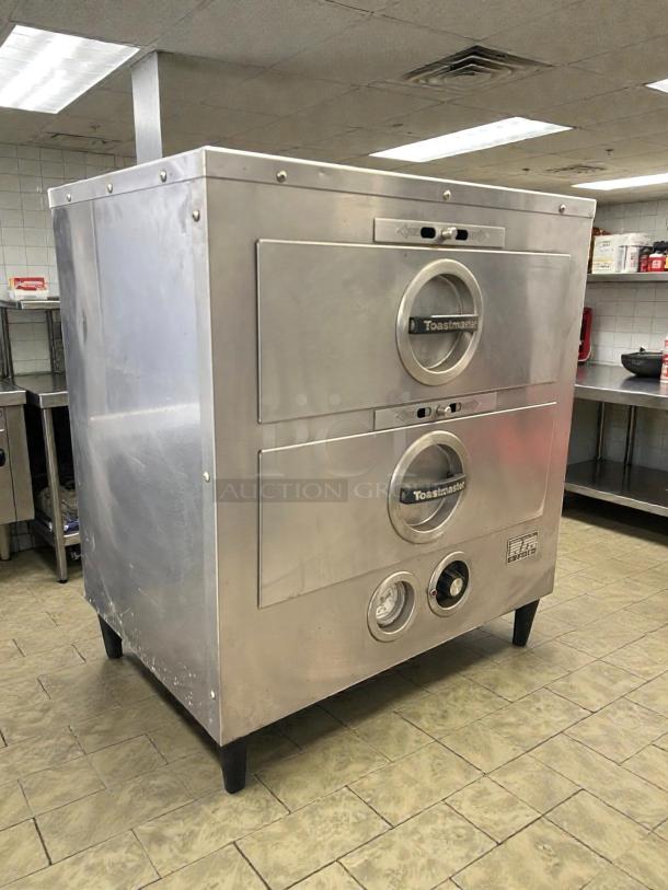 Toastmaster 3B84DT72 food warming drawer unit, free-standing, two drawers, stainless steel, excellent condition.