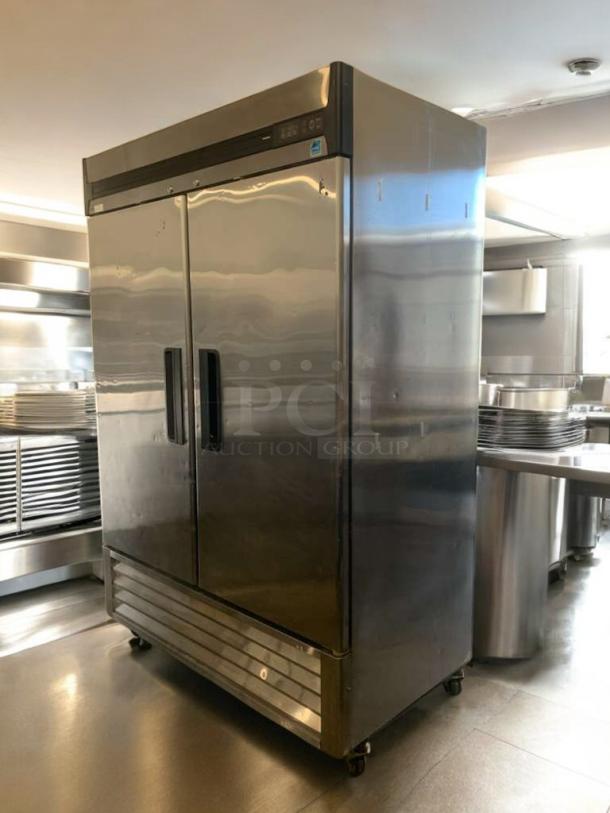 Turbo Air R49-S commercial reach-in refrigerator in superb condition. Stainless steel, 115V, fully tested and working.