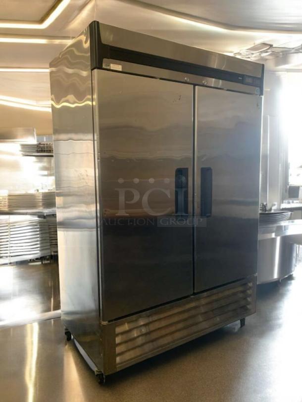 Turbo Air R49-S commercial refrigerator, superb condition, stainless steel, double doors, 115V, fully tested and working.