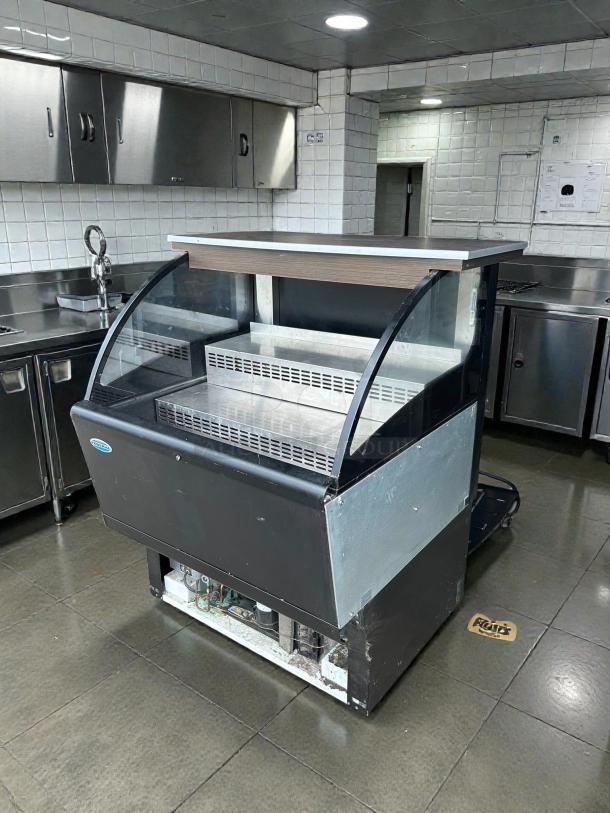 Federal Industries LPRSS3 36" low profile air curtain merchandiser, tested and working condition, black and silver finish.