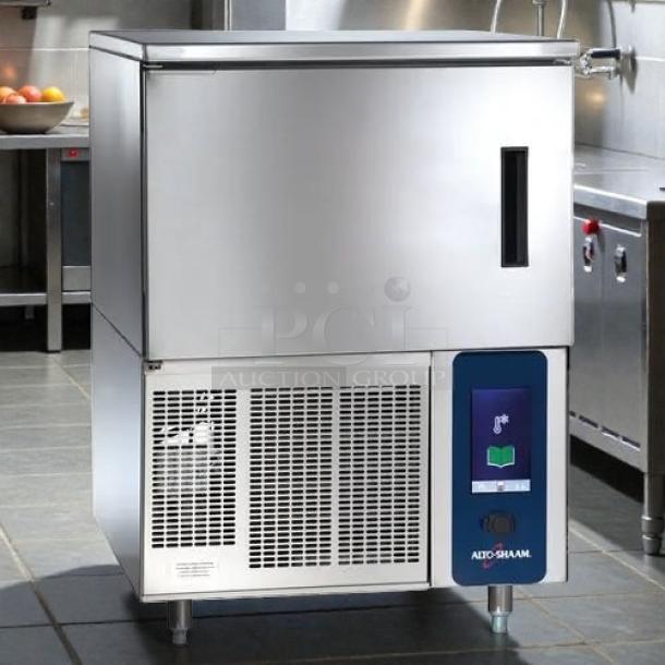 Alto-Shaam QC3-3 Quickchiller™ in excellent condition, 3 pan capacity, tested and working, stainless steel, commercial use.