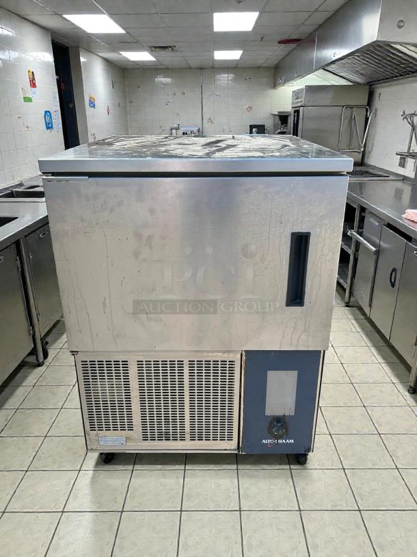 Alto-Shaam QC3-3 Quickchiller™ blast chiller in excellent condition, three-pan capacity, tested and working.