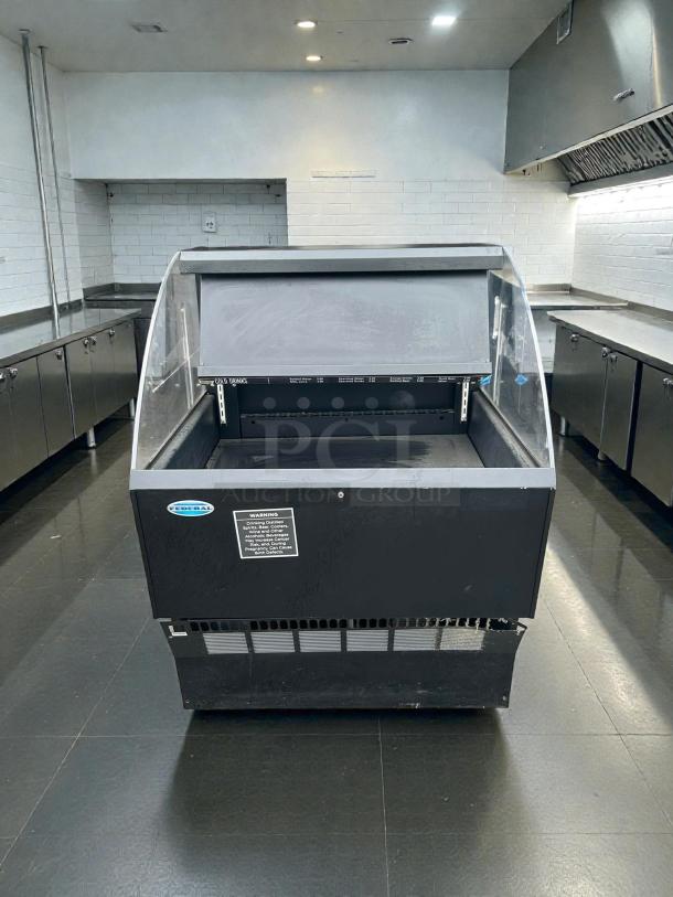 Federal Industries ELPRSS-3 refrigerated merchandiser in great condition, 35" low profile, tested and working, self-serve design.