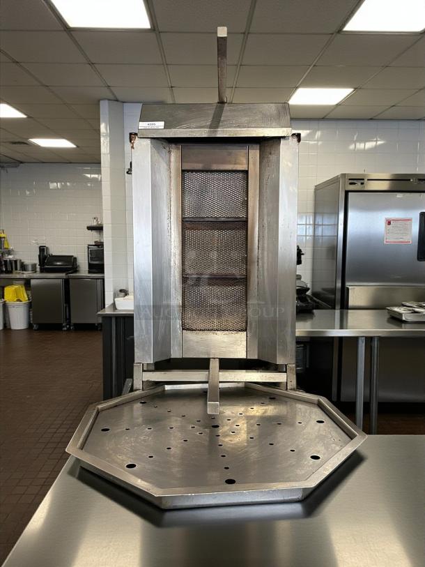 Axis AX-VB4 gas vertical broiler, infrared burners, 176 lb capacity, great condition, tested and working.