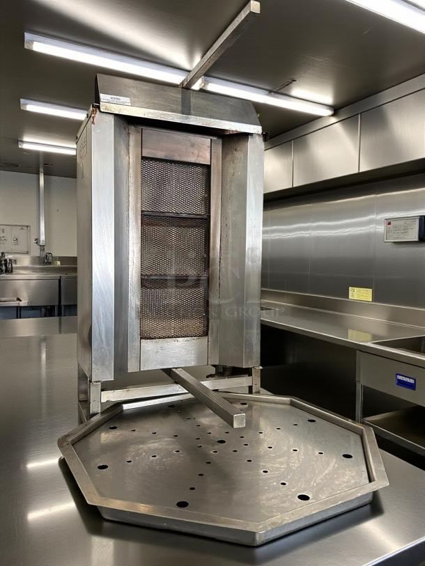 Axis AX-VB4 gas vertical broiler, 176 lb capacity, infrared burners, stainless steel, great condition, tested and working.