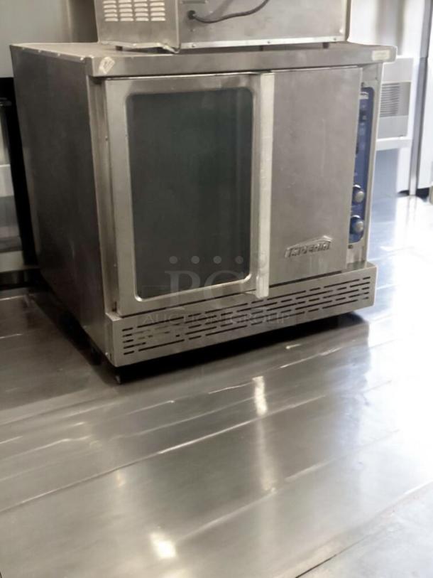 Imperial ICVE-1 convection oven, natural gas, prime condition, single deck, stainless steel exterior, tested and working.