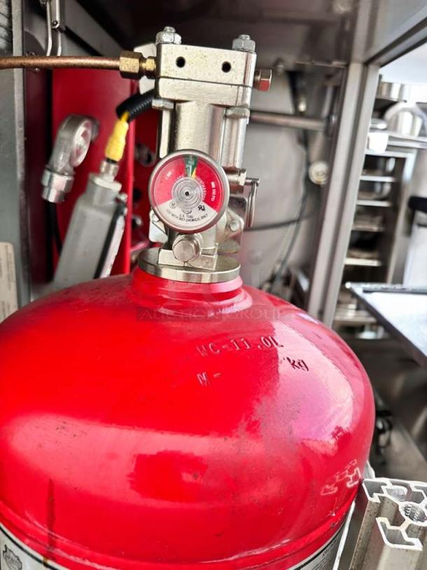 Apace UM1EGA ventless hood system, outstanding condition, red tank with gauge, 208V, fully tested and working.