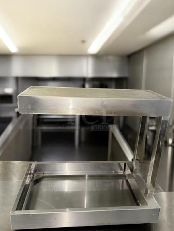 Adcraft countertop heat lamp food warmer, 120V, in outstanding condition. Fully tested and functional, durable stainless steel.