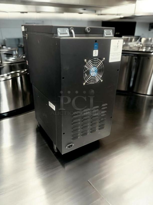 ServIt 423SWT36 36" single strip warmer with toggle controls, 120V/850W. Tested, working condition, black finish.