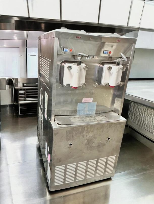 Taylor 0772 soft serve freezer, dual flavor, outstanding condition, 208-230V, fully tested and working, stainless finish.