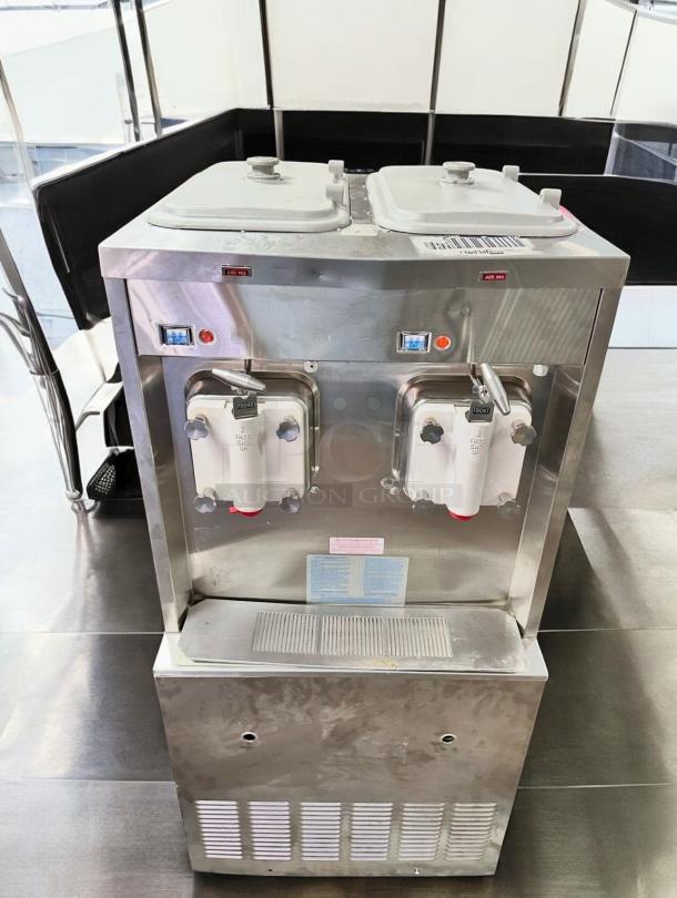 Taylor 0772 soft serve freezer, dual flavor, 208–230V, outstanding condition, stainless steel, fully tested and working.