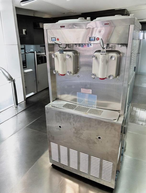 Taylor 0772 Soft Serve Freezer, dual flavor, 208–230V, outstanding condition, fully tested and working, stainless steel finish.