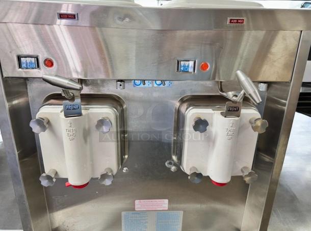 Taylor 0772 soft serve freezer, dual flavor, stainless steel, outstanding condition, fully tested, 208–230V.