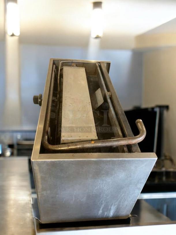 Prime Condition Jade Range Salamander Broiler, natural gas, stainless steel, fully tested, commercial kitchen equipment.