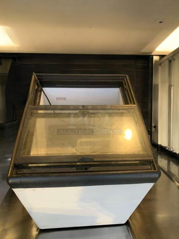 True THF-29FL glass top display freezer in exceptional condition, fully tested and working, 115V, by True Manufacturing Co.