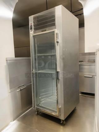 Prime Condition – Traulsen G11010 – Single Door Commercial Refrigerator – Fully Tested & Working! - Item #1224672