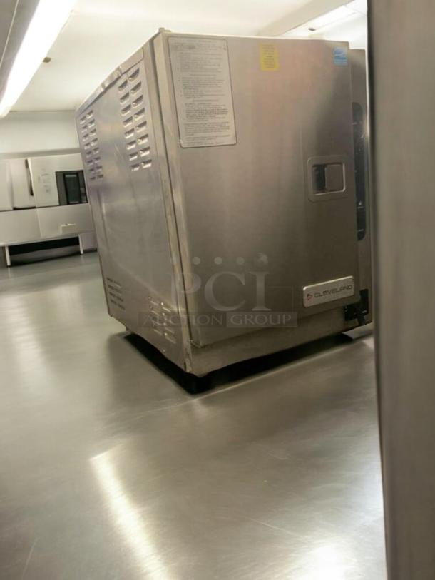 Cleveland 22CET6.1 electric countertop steamer, stainless steel. Prime condition, labels on side, fully tested, 3-phase.