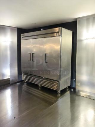 Prime Condition – True T-72 Three-Door Commercial Refrigerator – 115V – Fully Tested & Working! - Item #1224679