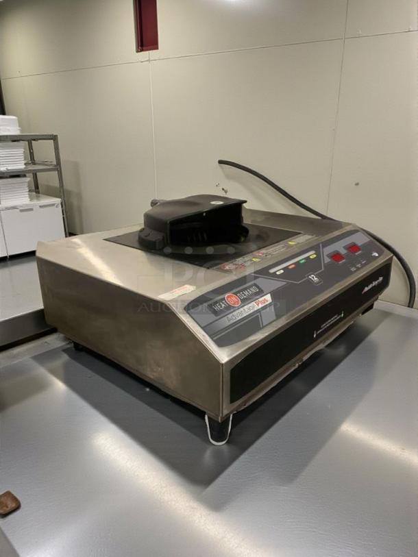Prime condition Aladdin Temp-Rite ADV700 tray heater, 208/240V, stainless steel, fully tested, visible control panel interface.