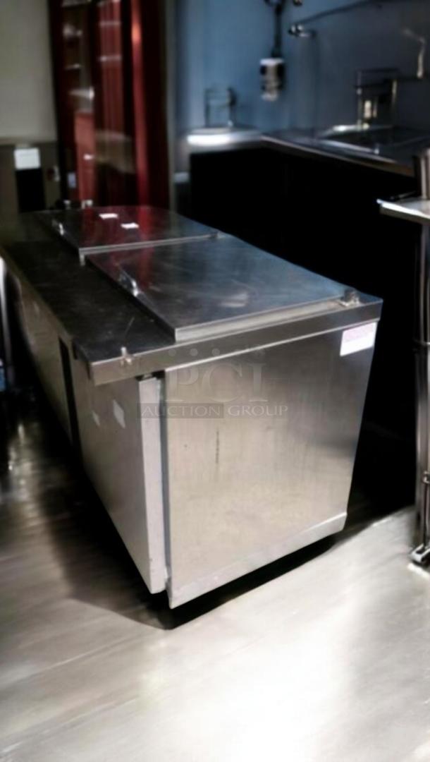 Avantco SS-PPT-60 refrigerated pizza prep table, dual lid, stainless steel, prime condition, fully tested.