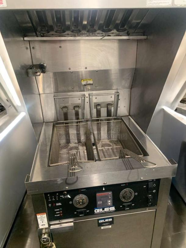 Pristine Giles FSH-5/6 Ventless Electric Fryer, 208–240V, dual baskets, control panel, fully tested, excellent condition.